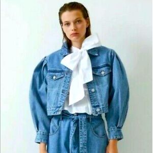 Zara denim jacket. Puff sleeve.